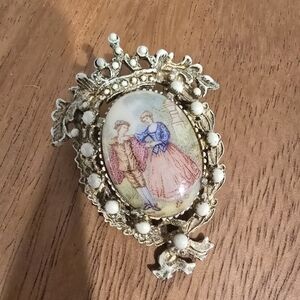 Florenza Vintage Elegant Gold and White Cameo Brooch Victorian